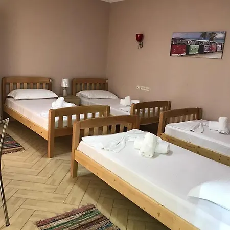 فندق مبيت وإفطار 53 *