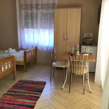 53 Bed and Breakfast Δυρράχιο