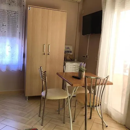 Bed and Breakfast 53